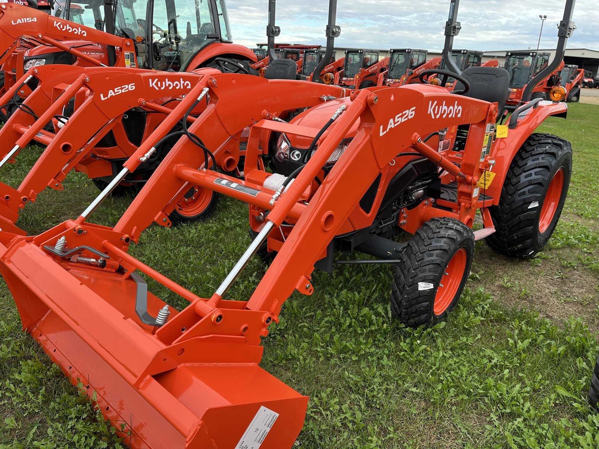 Main image Kubota L3902HST
