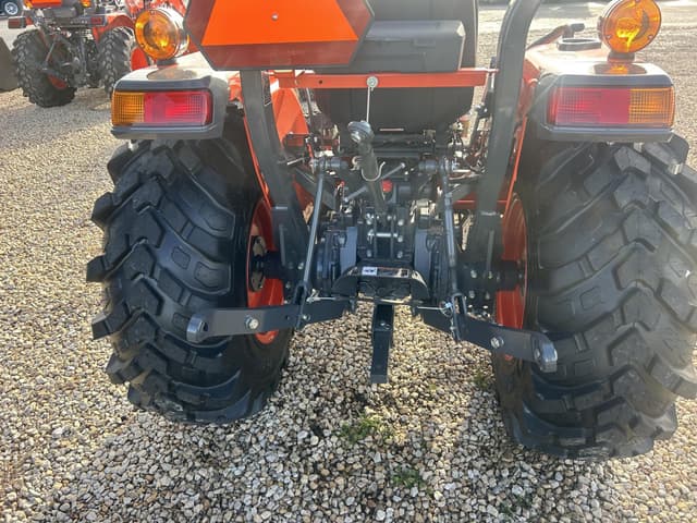 Image of Kubota L3902HST equipment image 2