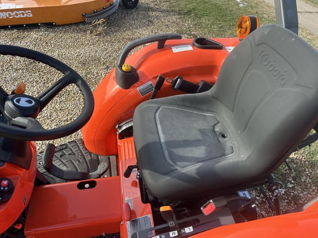 Image of Kubota L3902HST equipment image 3