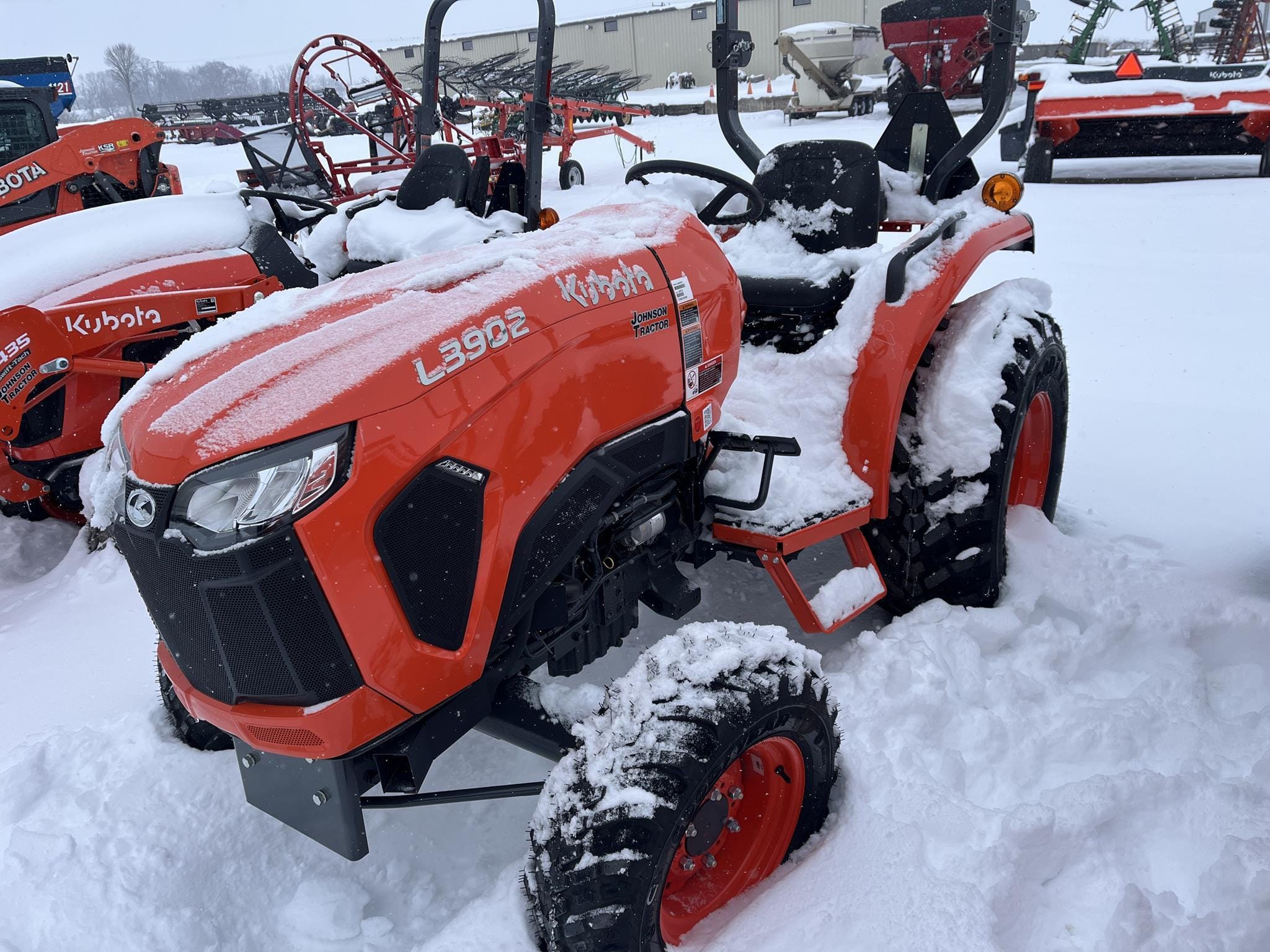 2025 Kubota L3902HST Equipment Image0