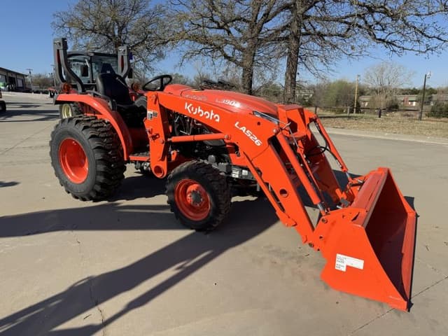 Image of Kubota L3902HST equipment image 4