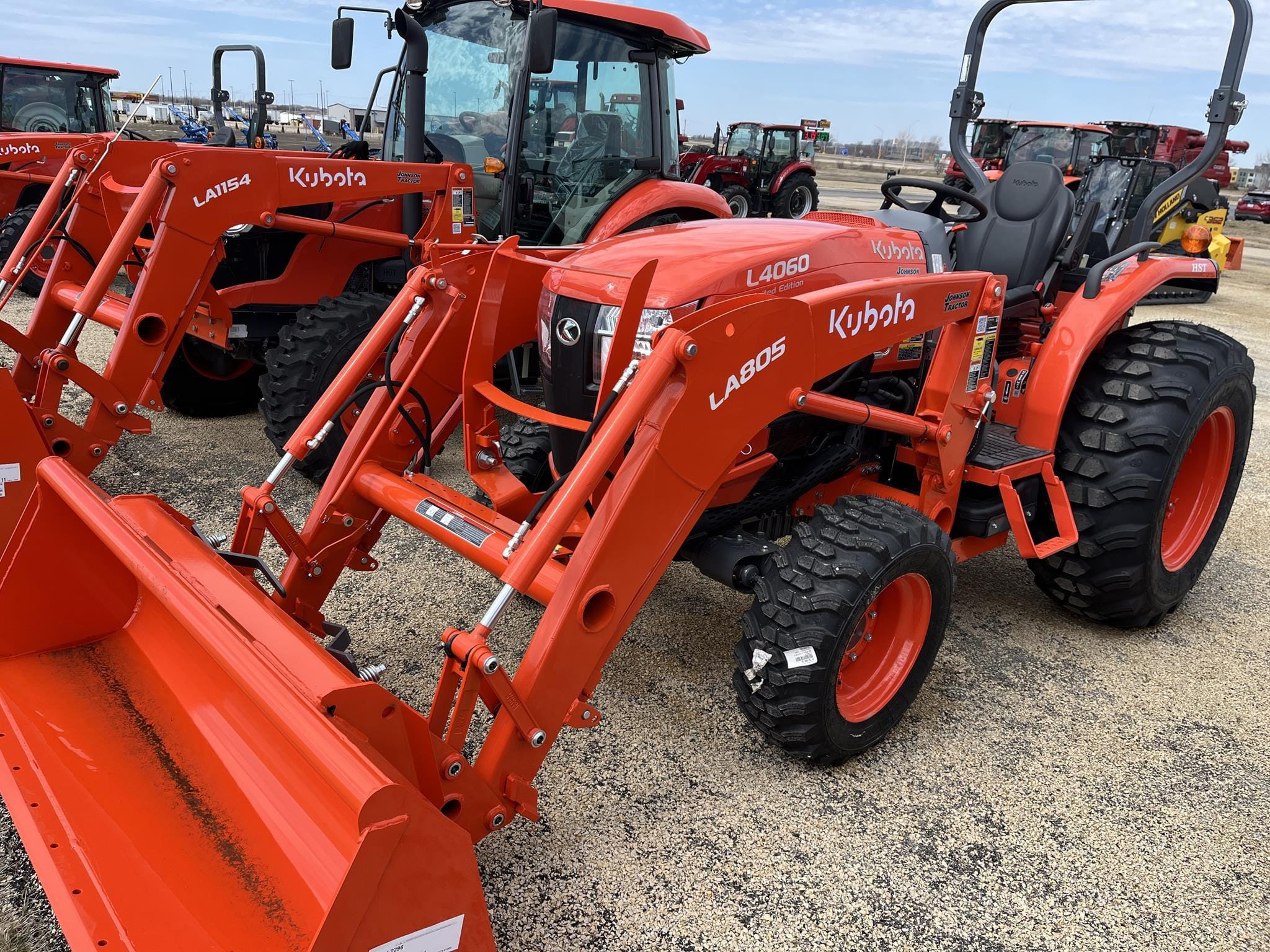 2025 Kubota L4060HST-LE Equipment Image0