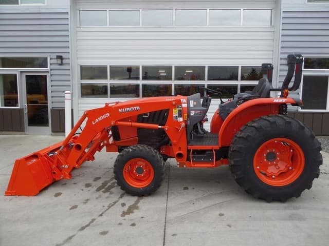 Image of Kubota L4760HST equipment image 3