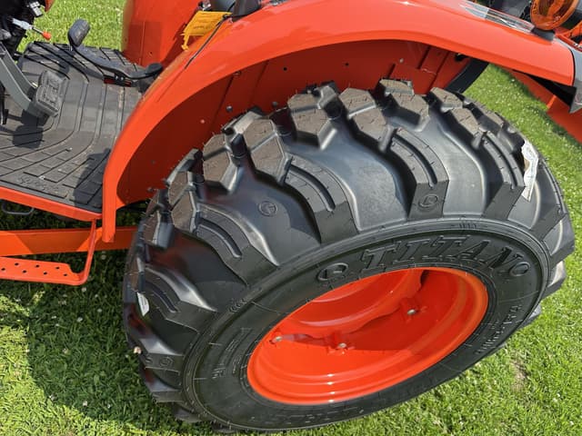 Image of Kubota L4802HST equipment image 4