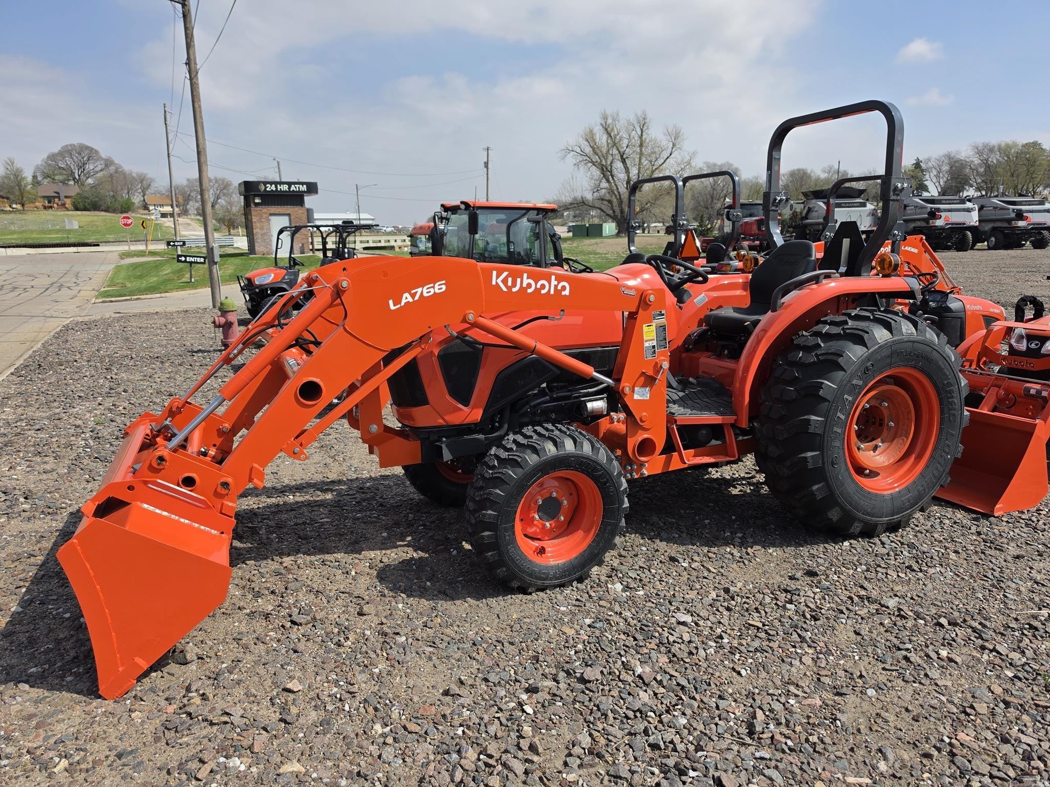 2025 Kubota L4802HST Equipment Image0