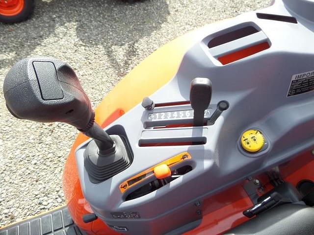 Image of Kubota L6060 equipment image 2