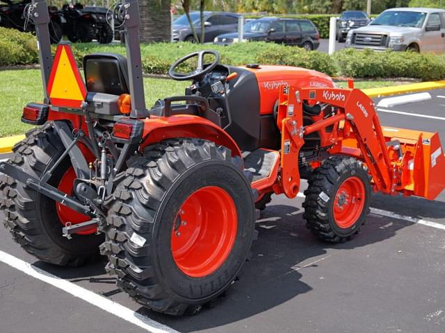 Image of Kubota LX2620SU equipment image 3