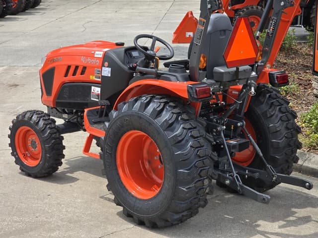 Image of Kubota LX3520 equipment image 3