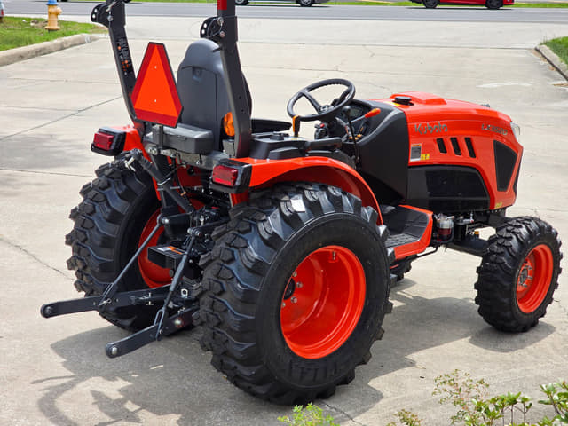 Image of Kubota LX3520 equipment image 2