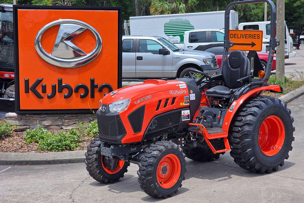 Image of Kubota LX3520 Primary image
