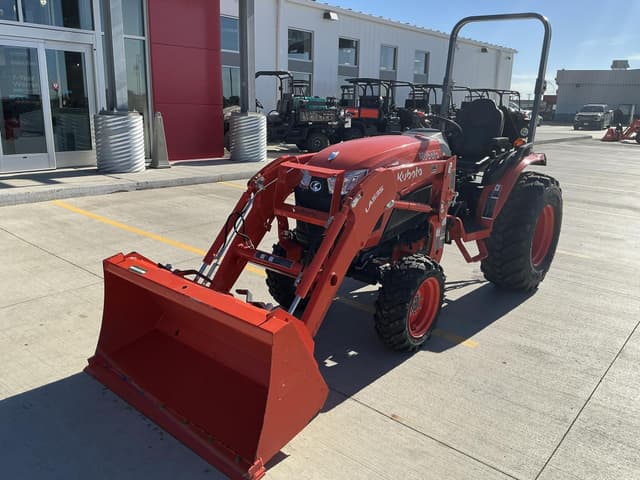 Image of Kubota LX2620HSD equipment image 2
