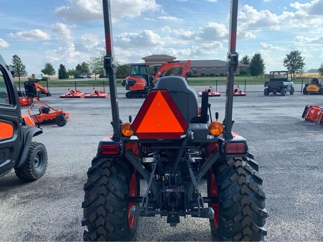 Image of Kubota LX2620HSD equipment image 3