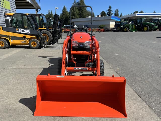 Image of Kubota LX2620HSD equipment image 2