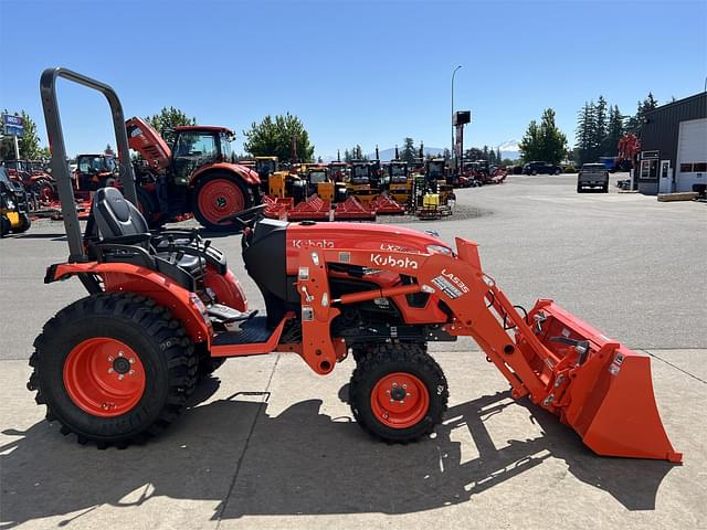 Image of Kubota LX2620HSD equipment image 4