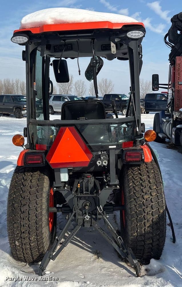 Image of Kubota LX2620HSD equipment image 4