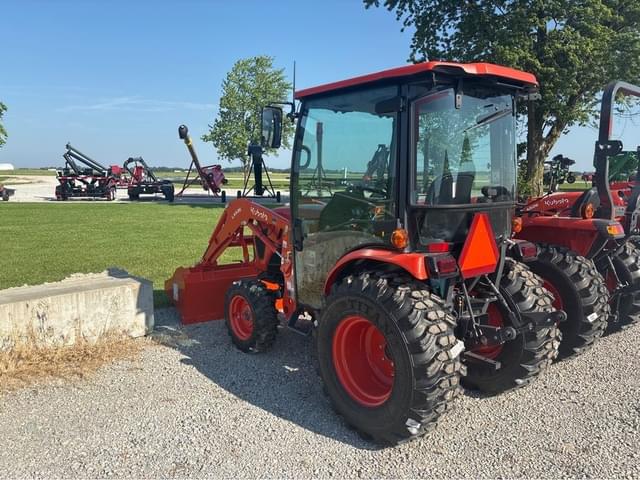 Image of Kubota LX2620HSDC equipment image 2