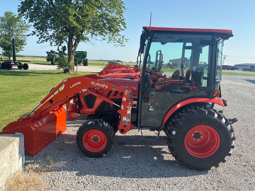 Image of Kubota LX2620HSDC Primary image
