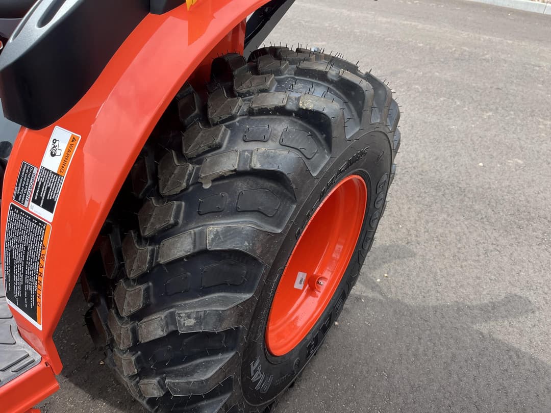 Image of Kubota LX2620SUHSD Image 1