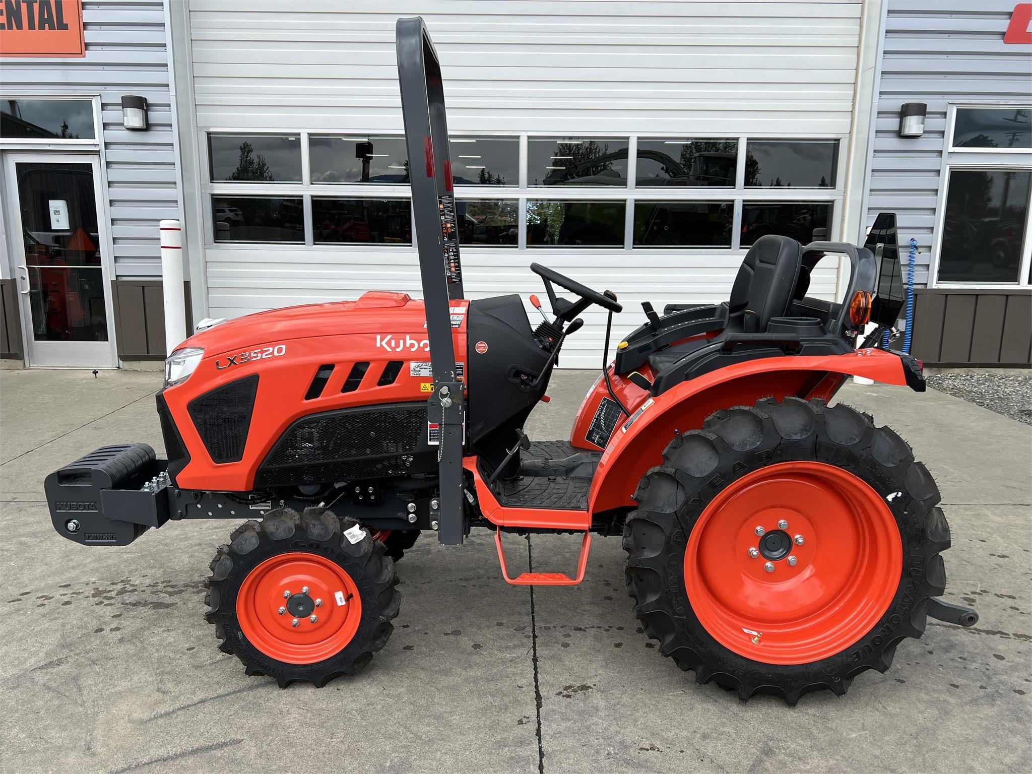 2025 Kubota LX3520DTN Equipment Image0