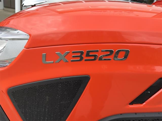 Image of Kubota LX3520DTN equipment image 4