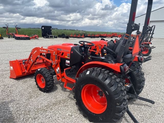 Image of Kubota LX3520HSD equipment image 1