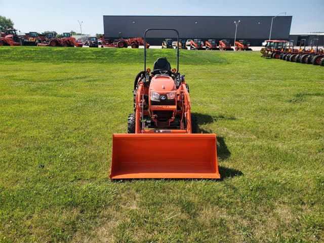 Image of Kubota LX3520HSD equipment image 2