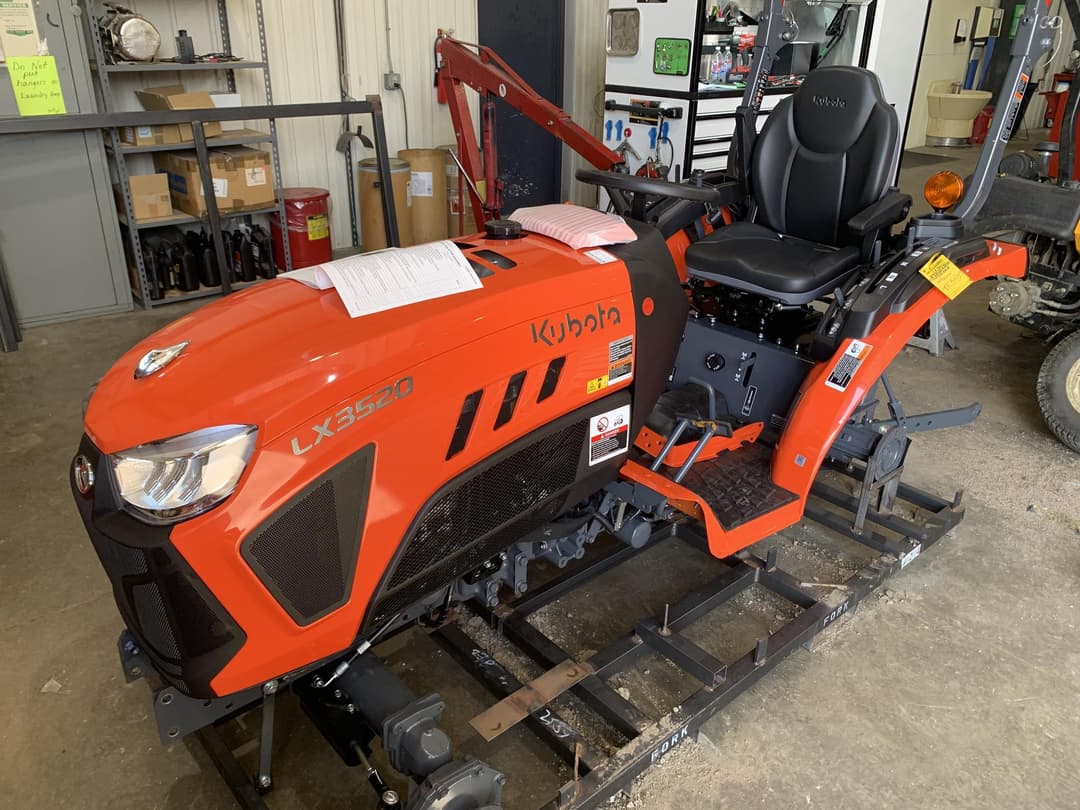 Image of Kubota LX3520HSD Primary Image