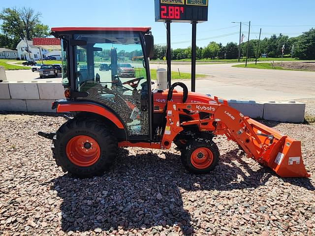 Image of Kubota LX3520HSDC equipment image 1