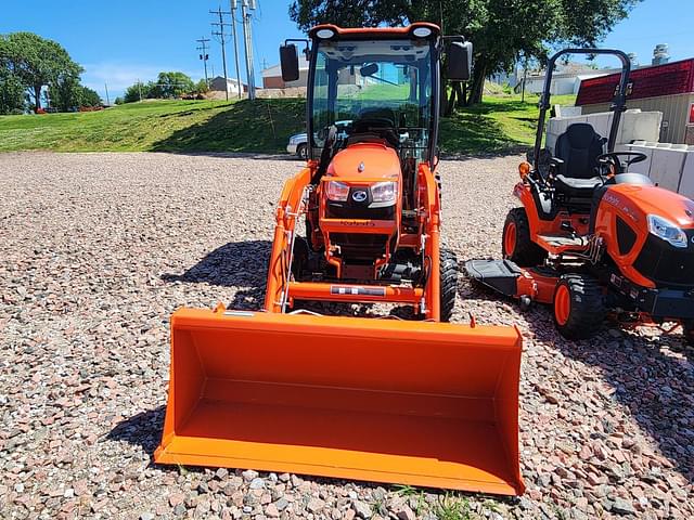 Image of Kubota LX3520HSDC equipment image 2