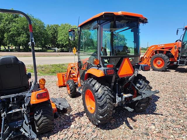 Image of Kubota LX3520HSDC equipment image 4