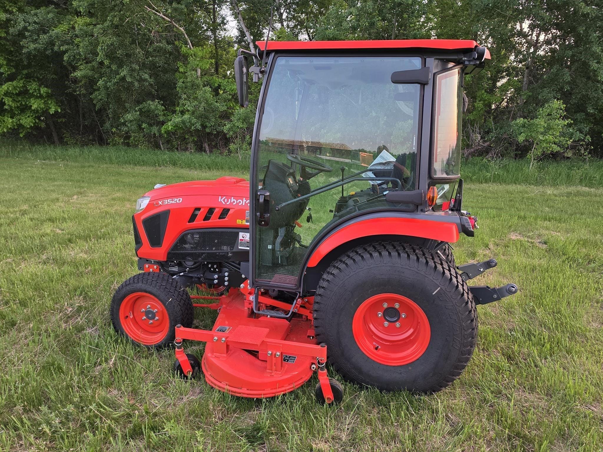 2025 Kubota LX3520HSDC Equipment Image0