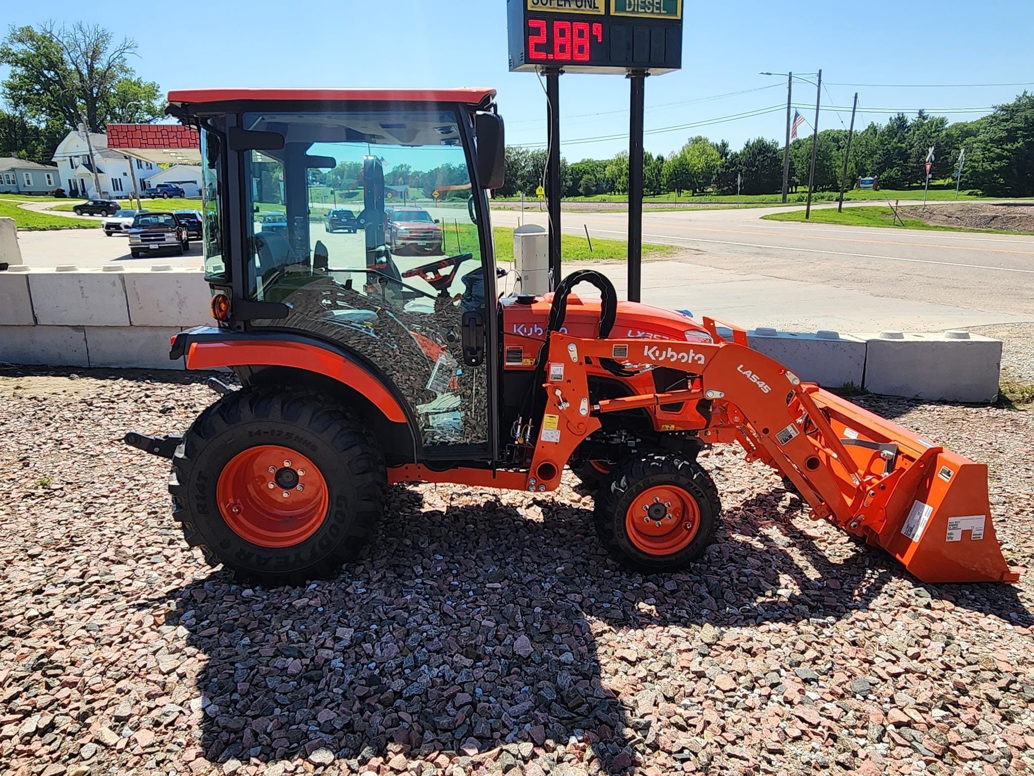2025 Kubota LX3520HSDC Equipment Image0