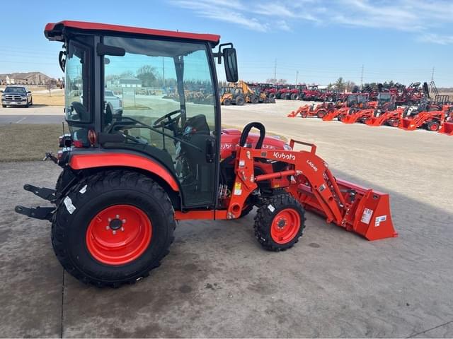 Image of Kubota LX3520HSDC equipment image 3