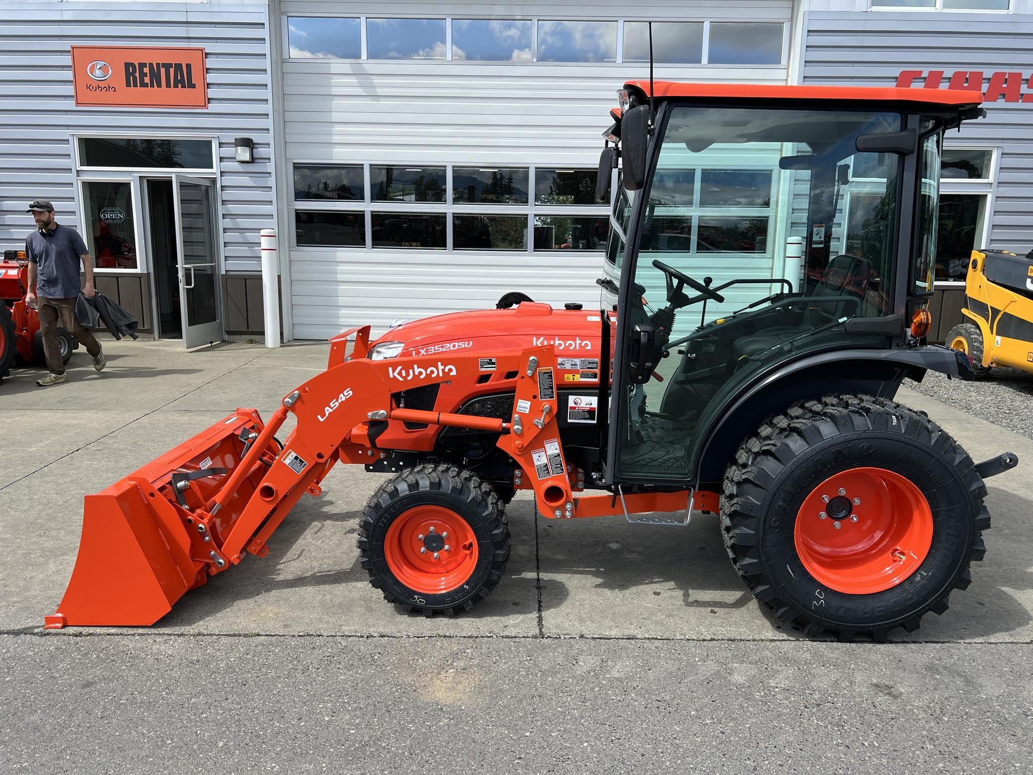 2025 Kubota LX3520SUHSDC Equipment Image0