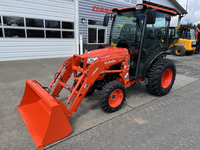 Image of Kubota LX3520SUHSDC equipment image 1