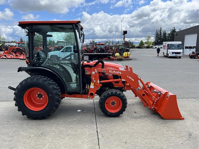 Image of Kubota LX3520SUHSDC equipment image 4