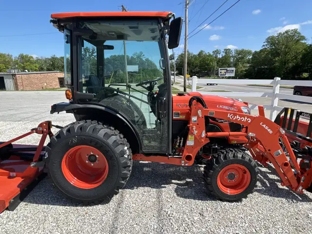 Image of Kubota LX3520SUHSDC equipment image 1