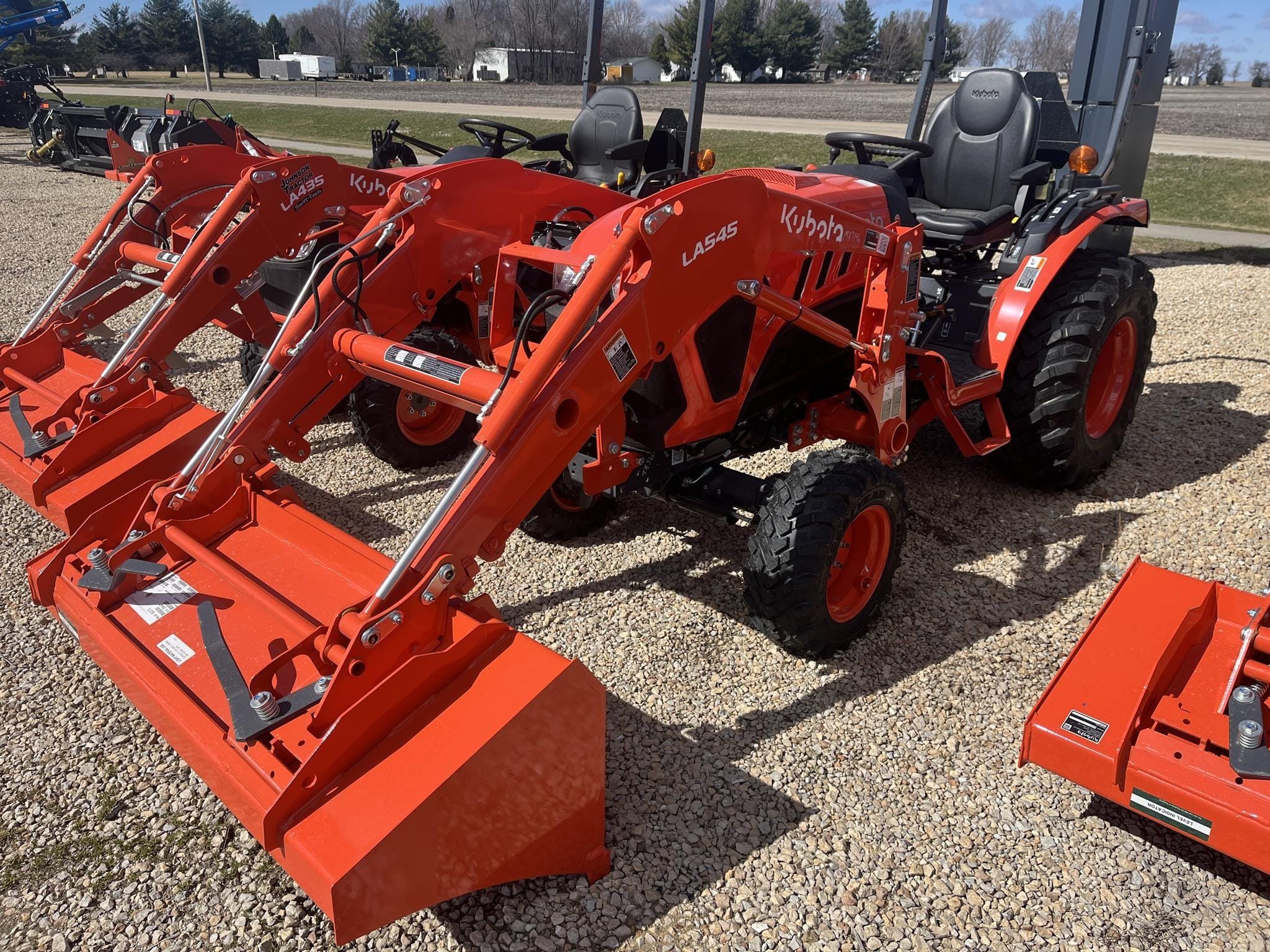 2025 Kubota LX4020HSD Equipment Image0