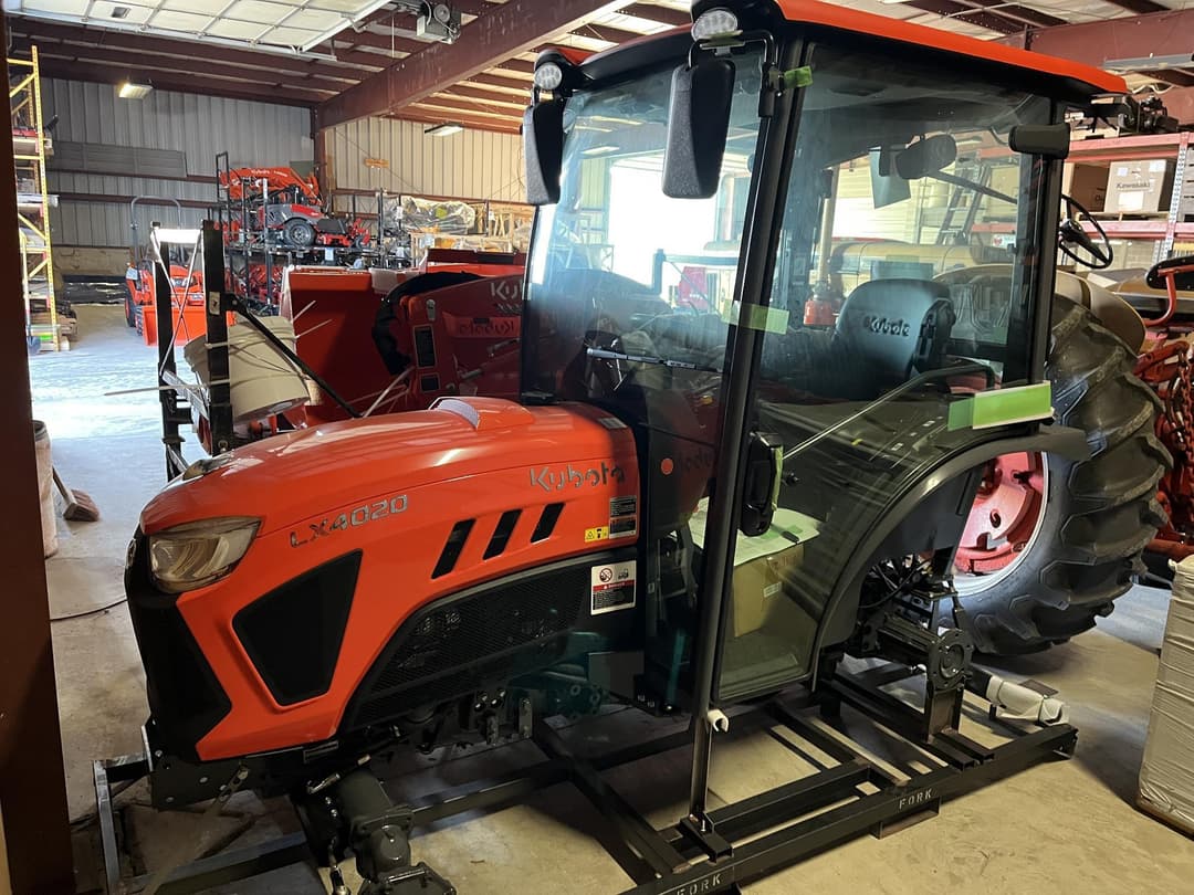 Image of Kubota LX4020HSDC Image 0