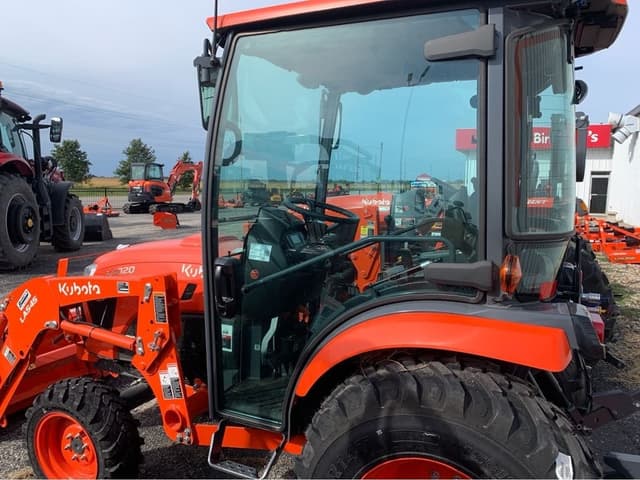Image of Kubota LX4020HSDC equipment image 4