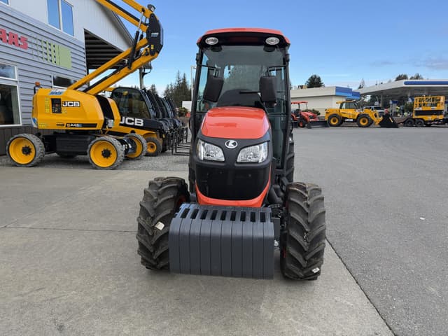 Image of Kubota M4N-071HDC12 equipment image 3