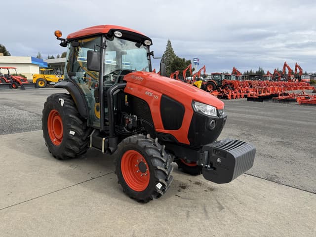 Image of Kubota M5N-111HDC12 equipment image 4