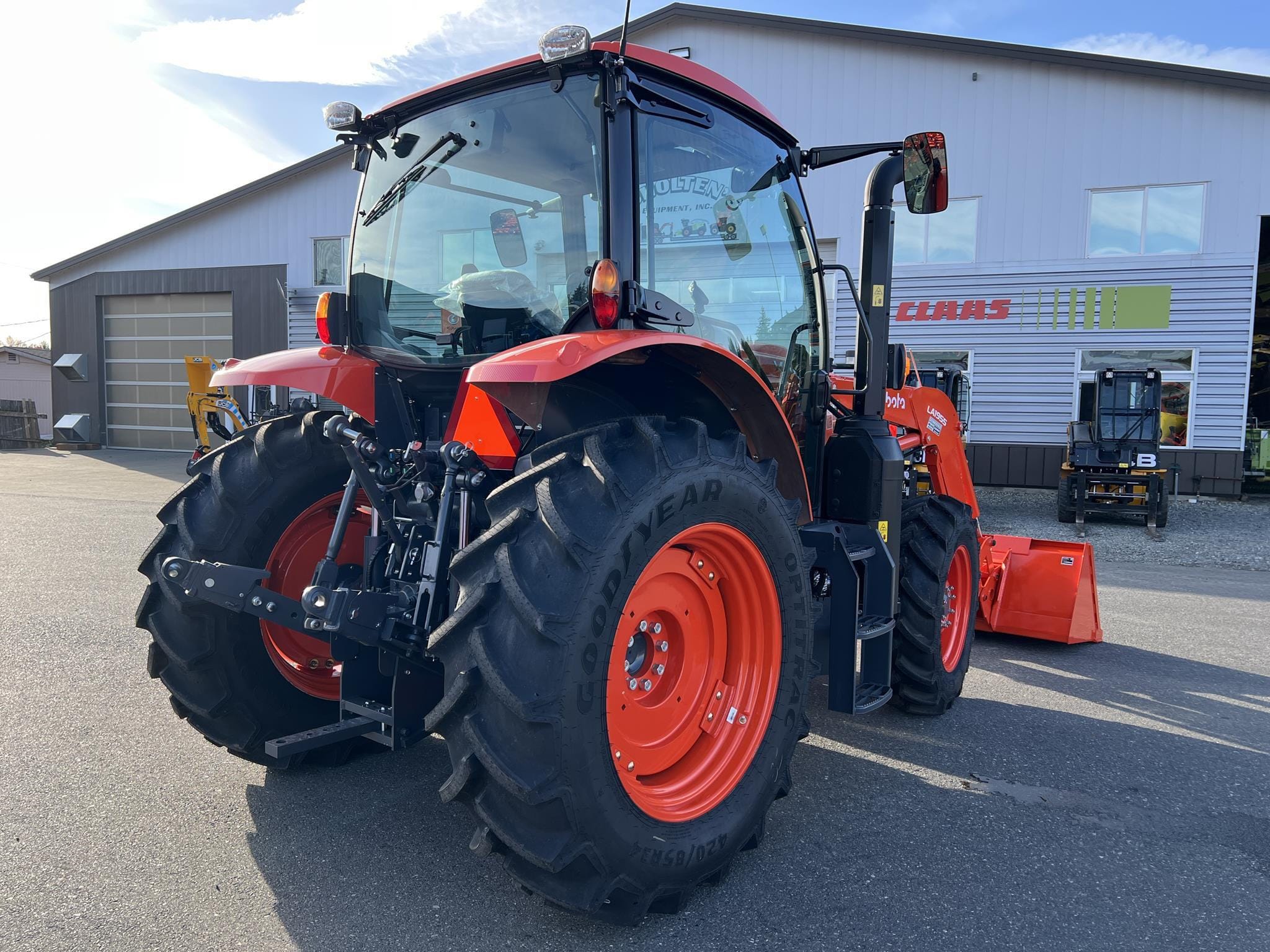 2025 Kubota M6-111DTC Equipment Image0