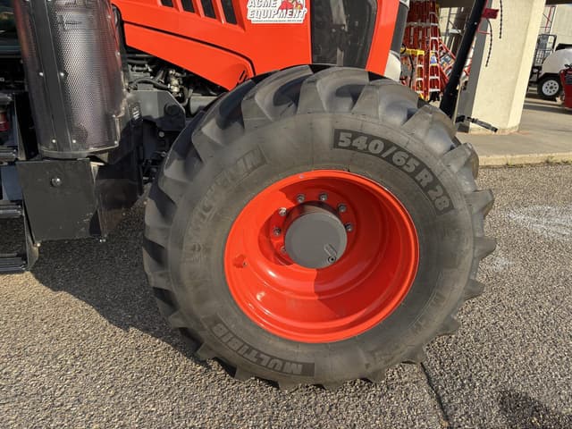 Image of Kubota M7.154 Deluxe equipment image 4
