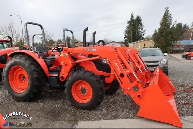 Image of Kubota M7060HD12 equipment image 2