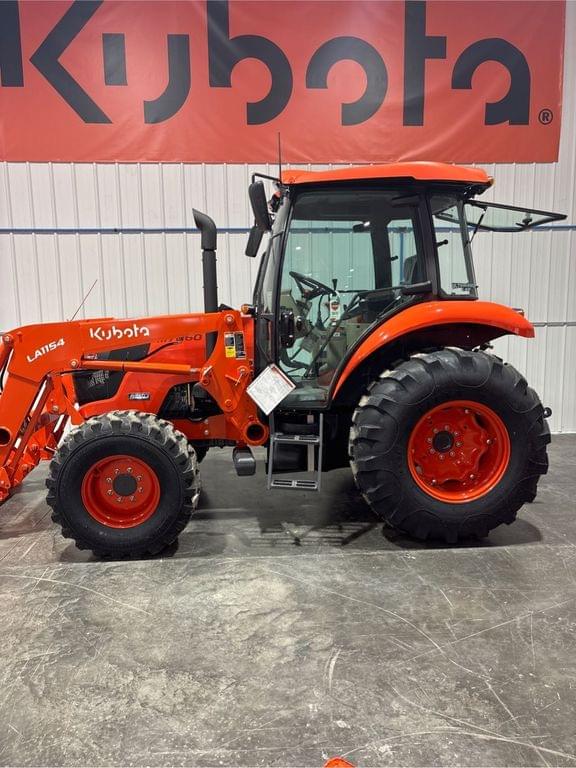 Image of Kubota M7060HDC equipment image 1