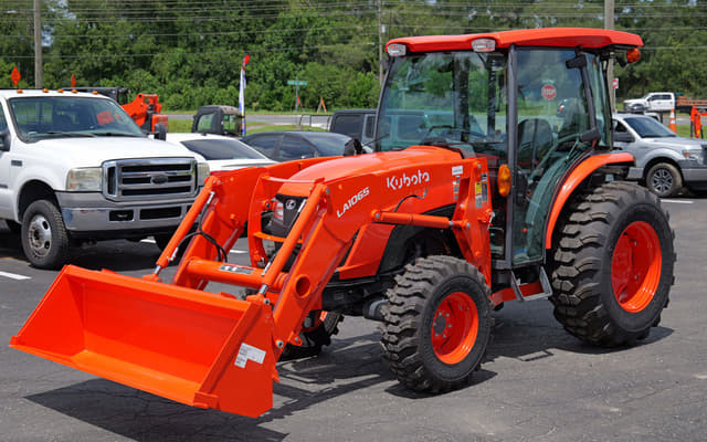 Image of Kubota MX6000 equipment image 1