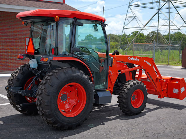 Image of Kubota MX6000 equipment image 3