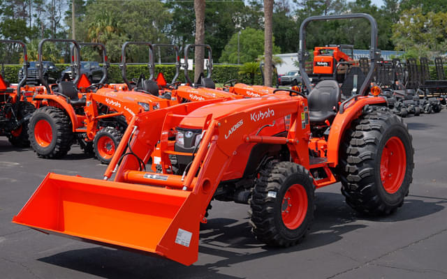 Image of Kubota MX6000 equipment image 1