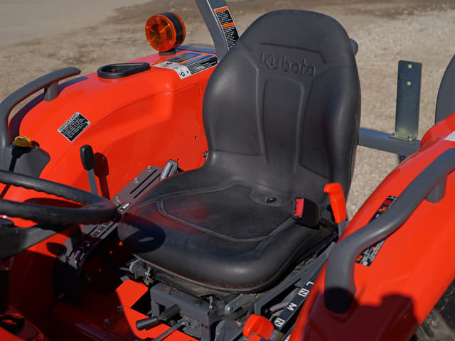 Image of Kubota MX6000 equipment image 4